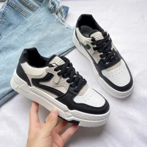 Fashion Small White Shoes Women New Leisure Sports Shoes Girls with Thick Soles Low Top Board Shoes Casual Ladies Trainers 1